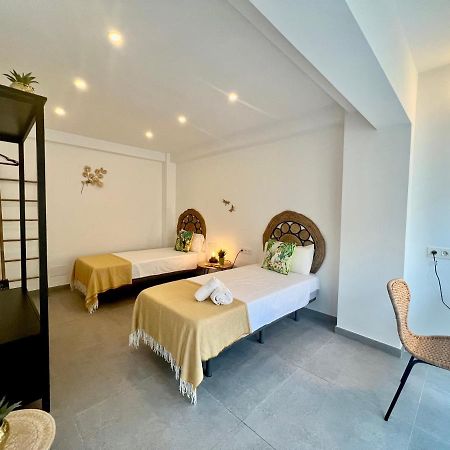 Malagueta Beach II & Private Terrace By Ele Apartments มาลากา ภายนอก รูปภาพ